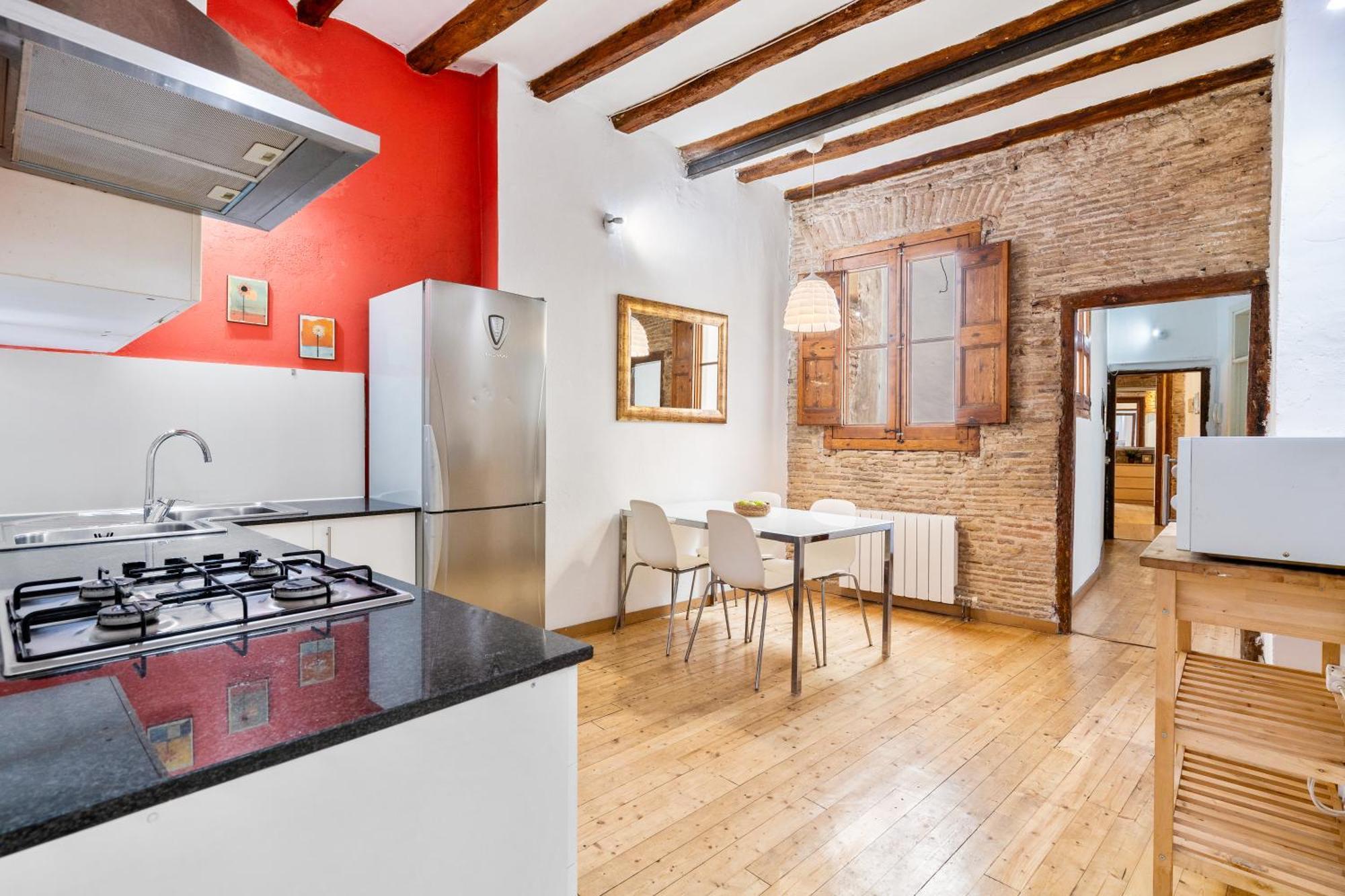Stylish 2-bedroom In El Born Appartamento *